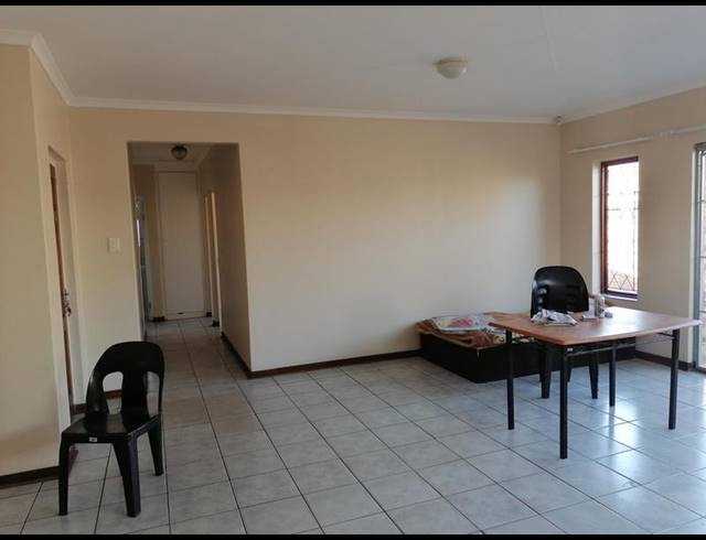 3 BEDROOM TOWNHOUSE FOR SALE IN BIRDSWOOD